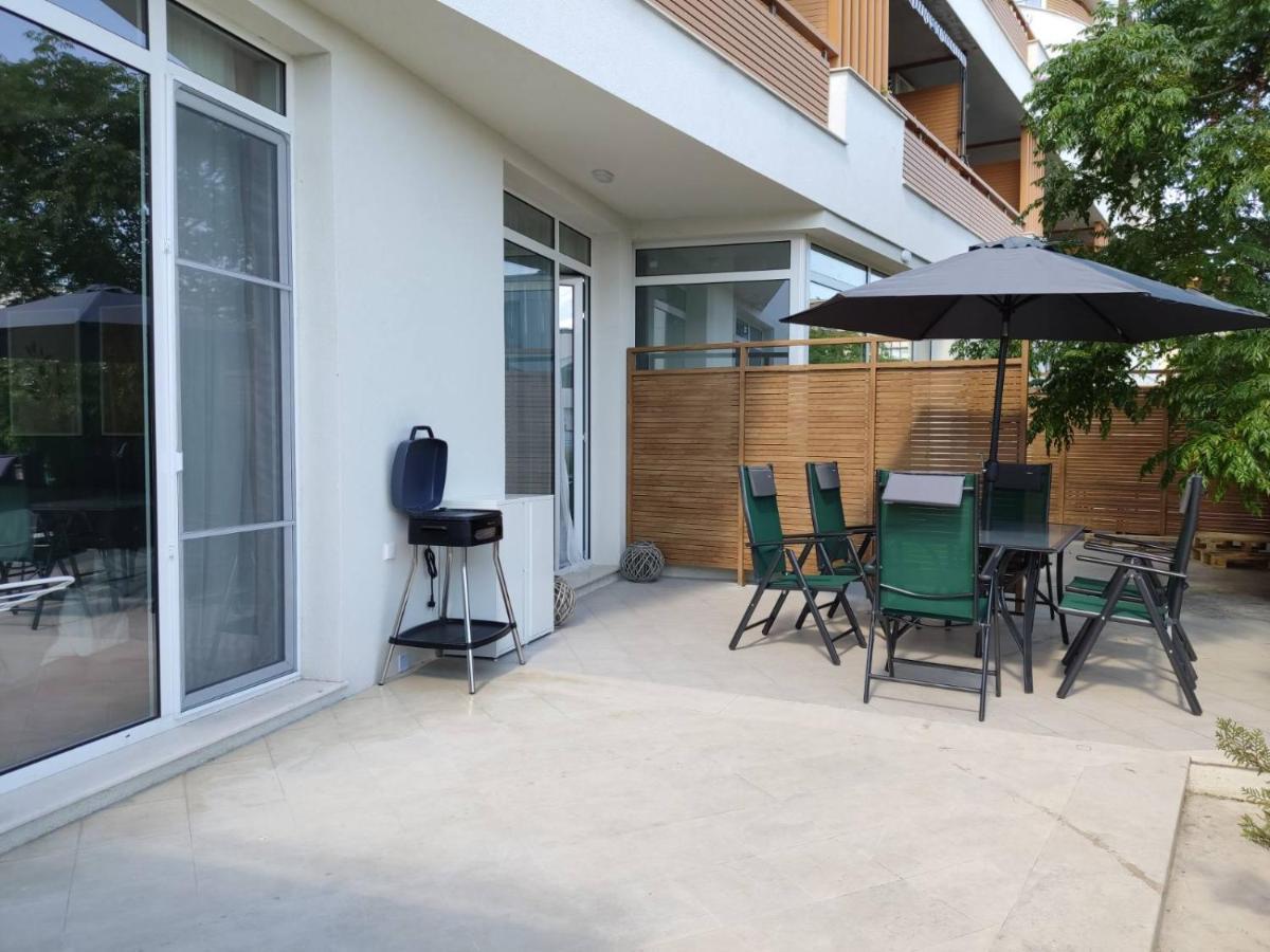 Las Brisas Garden Apartment Бургас Екстериор снимка