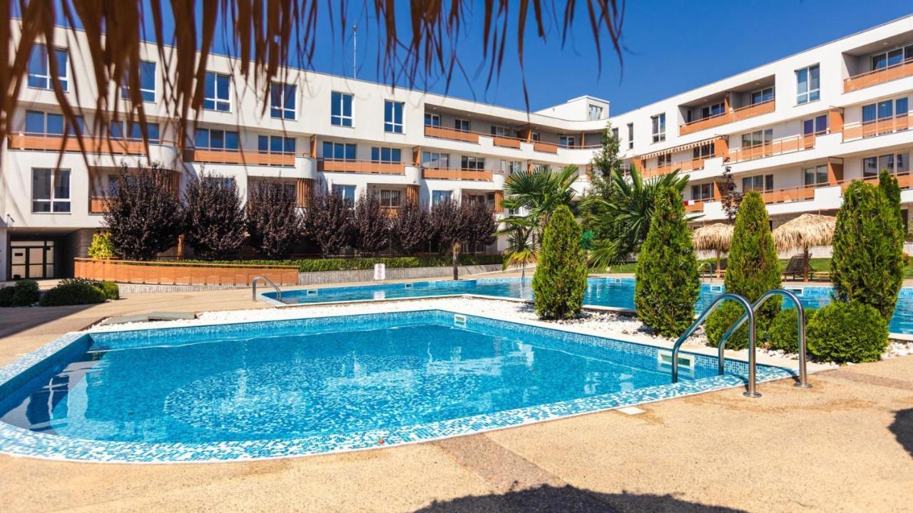 Las Brisas Garden Apartment Бургас Екстериор снимка